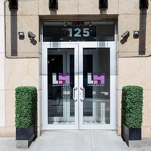 Leon Les 3*, New York ABD